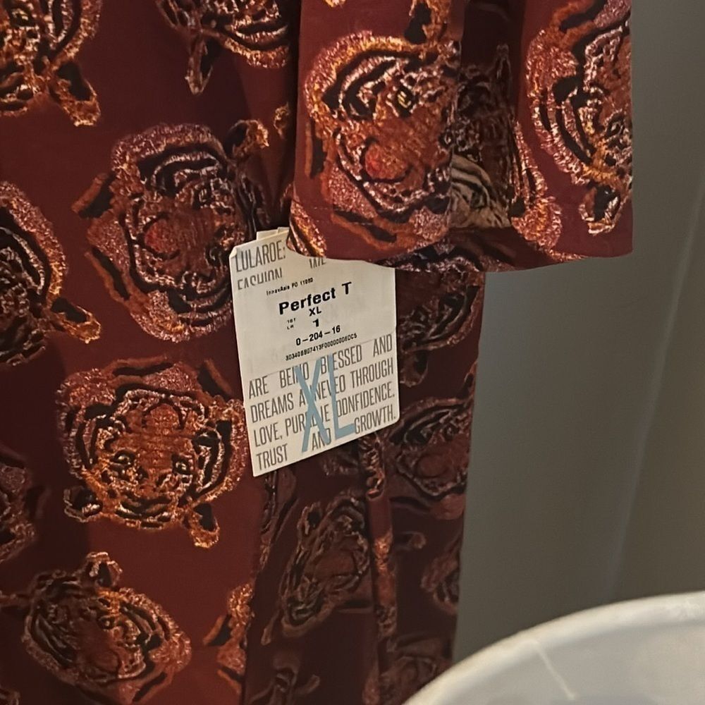 NWT Lularoe Perfect T, XL F - Picture 4 of 9